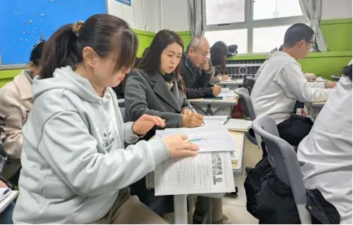 课堂注重语言应用与文化感知