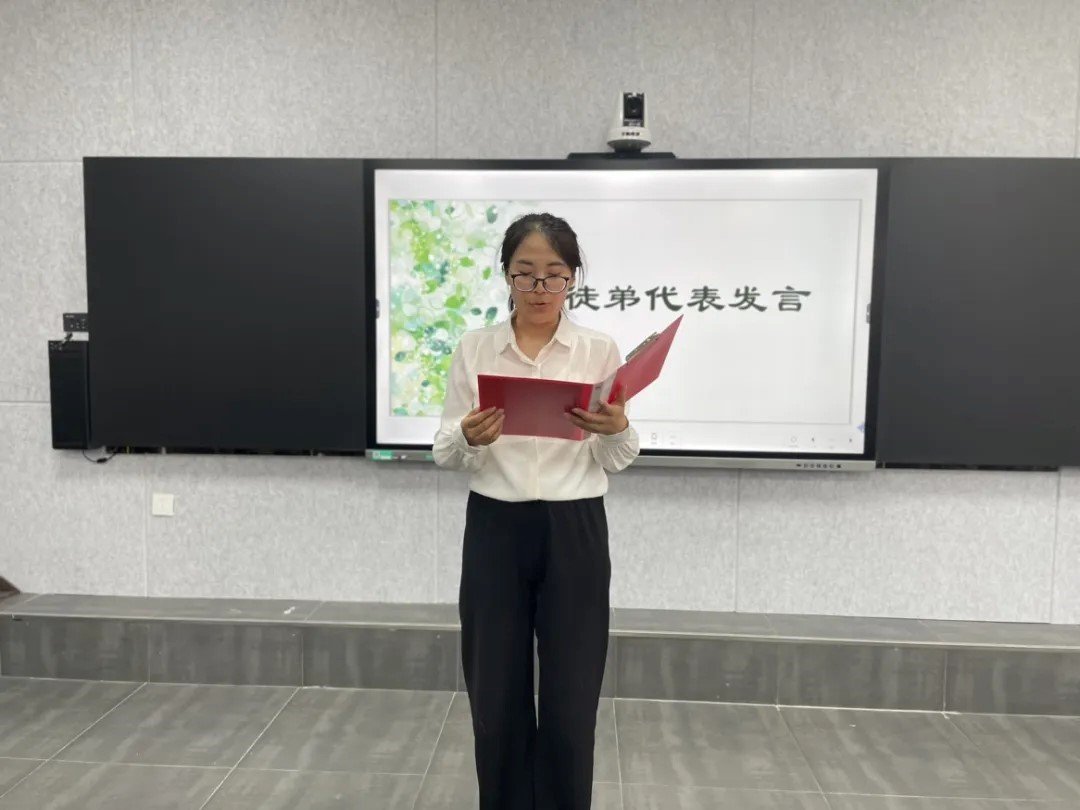 颁发聘书·明确责任