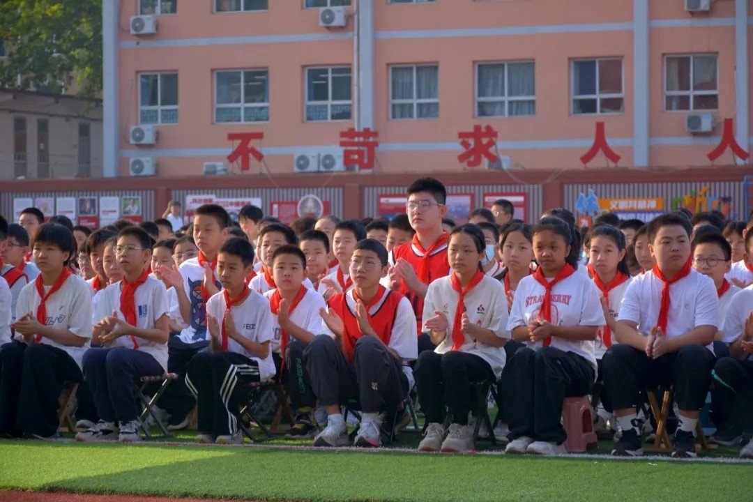 落实铸魂强师行动