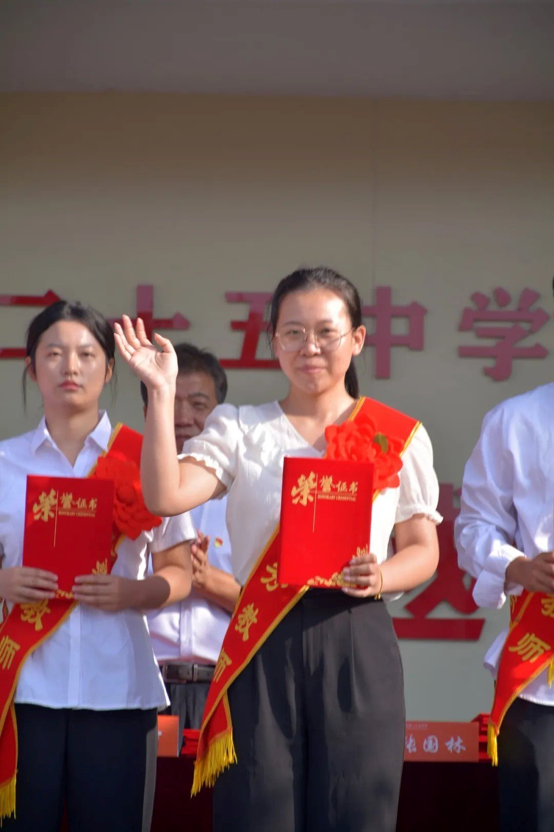 更描绘了leyu乐鱼登录入口帮助中心