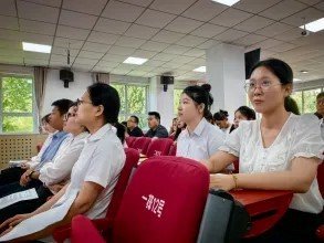 2025学年第二学期青年万利国际携手